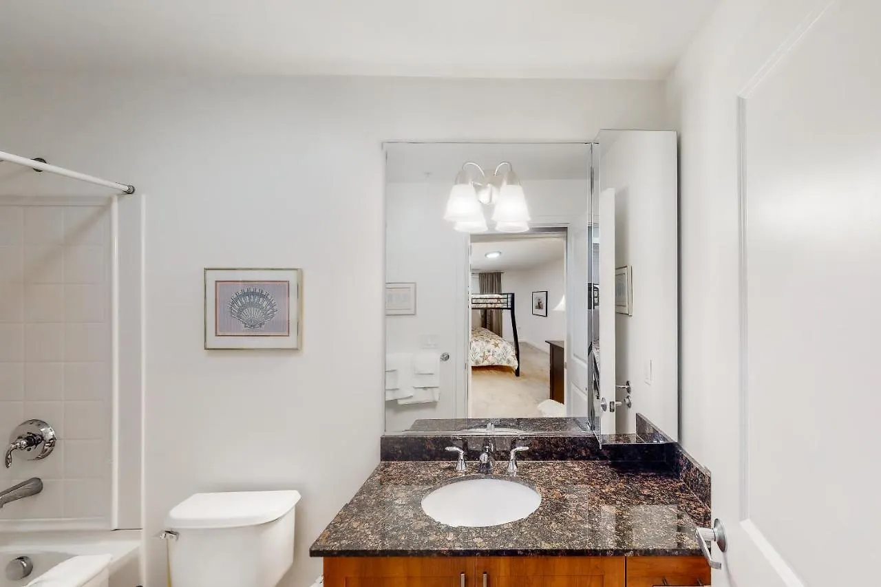The Sanctuary - Beach Escape 328B Virginia Beach Apartment